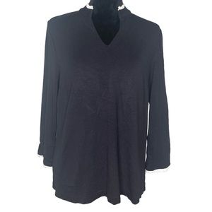 🏷️🏷️ Bundle 2/$12 or 3/$15🏷️🏷️ Crown & Ivy Black Top with White Trim LP